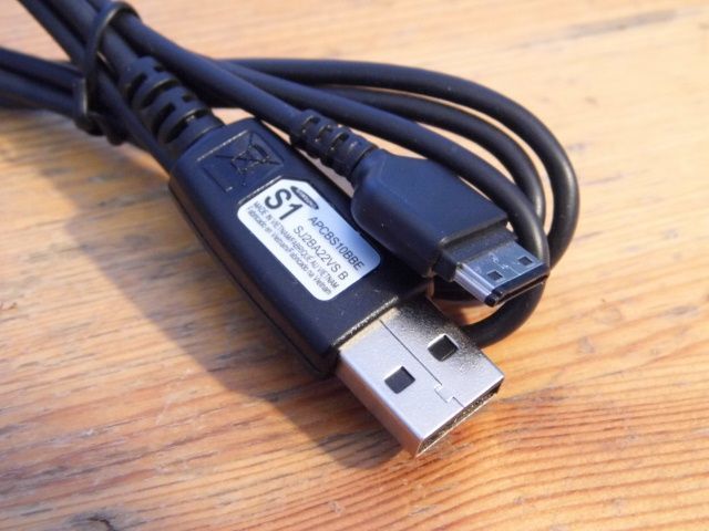 Image of Samsung USB Cable S1 APCBS10BBE (non-Charging!) (IT9005)