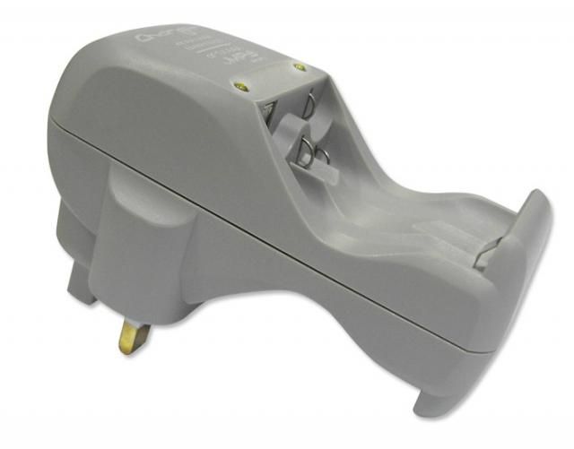 Image of Fujitsu battery charger *ENGLISH NON-EU* INFO! (IT5584)