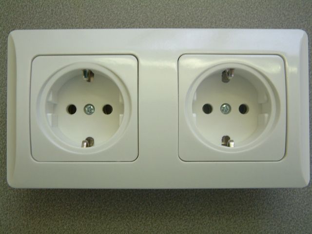Image of Electrical Outlet *wall-mount* double (IT2030)