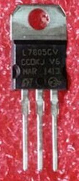 Image of Elektronikai alkatrész *Feszültség szabályozó IC* L7805CV (78L05) 1.5A TO-220 (IT10782)