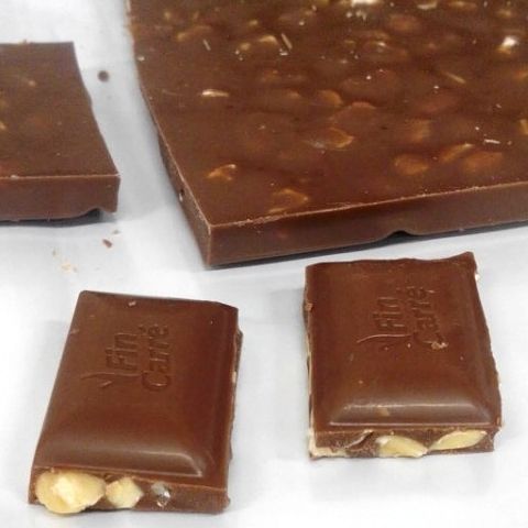 Image of Fin Carré Milk Chocolate with Almond 100g *UTZ FairTrade* (IT12637)