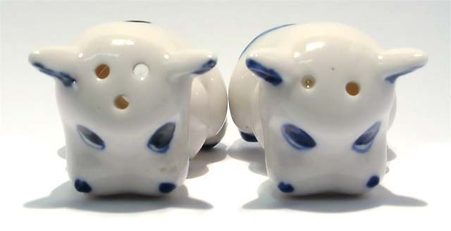 Image of Ceramic Salt and Pepper Shaker 2-set *Cow* (IT4937)