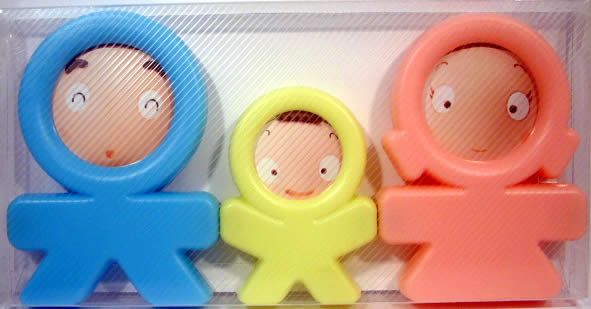 Image of Plastic Photo Frame *Refrigerator Magnet* Family (IT3182)