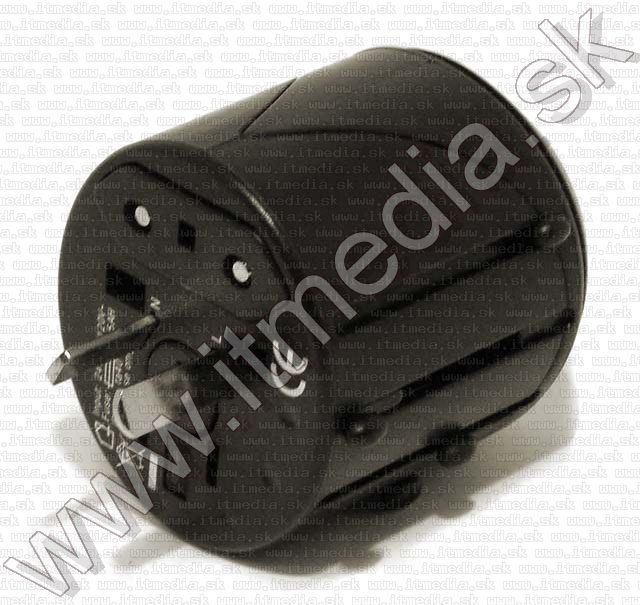 Image of Universal Travel Socket Converter *Round* (IT4756)