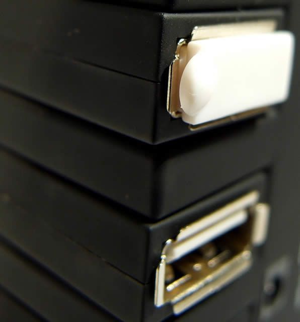 Image of USB Dust Stopper Cap *white* 4-set B-grade INFO! (IT3566)