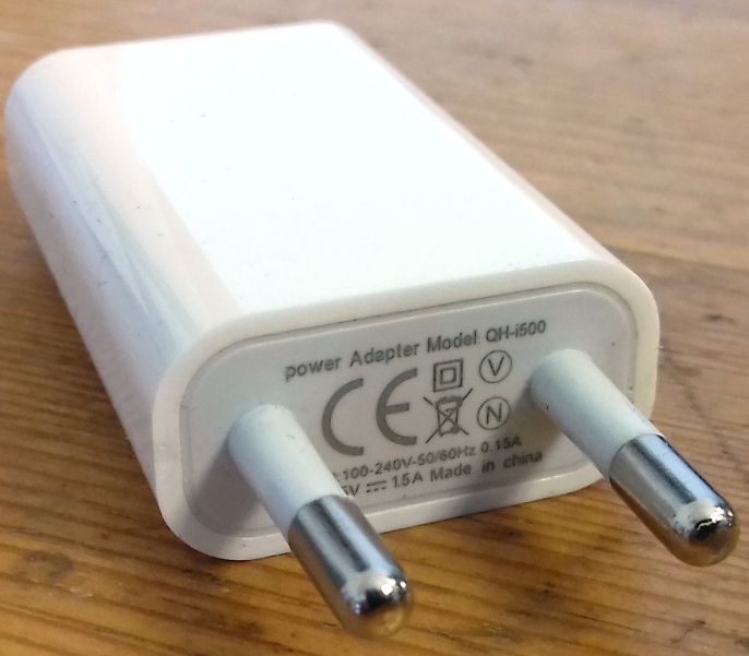 Image of Mini iPhone 230V USB charger flat 1500mA INFO! (IT13507)