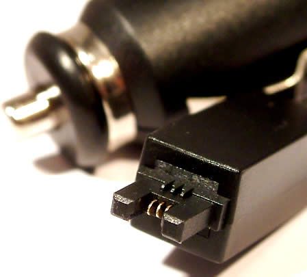 Motorola V525 12V mobile charger, noname (IT3105) Image of Motorola V525 12V mobile charger, noname (IT3105)